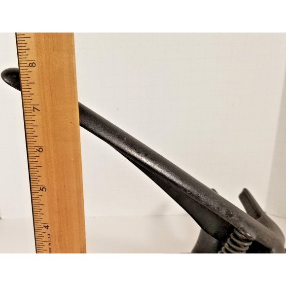 Old Soul Americana: Antique Cast Iron Nutcracker On Wood Primitive Farmhouse - Picture 9 of 12